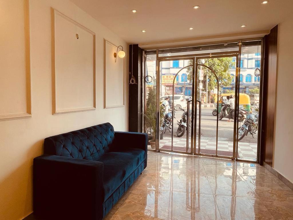 Hotel Dileep42 Lucknow Dış mekan fotoğraf