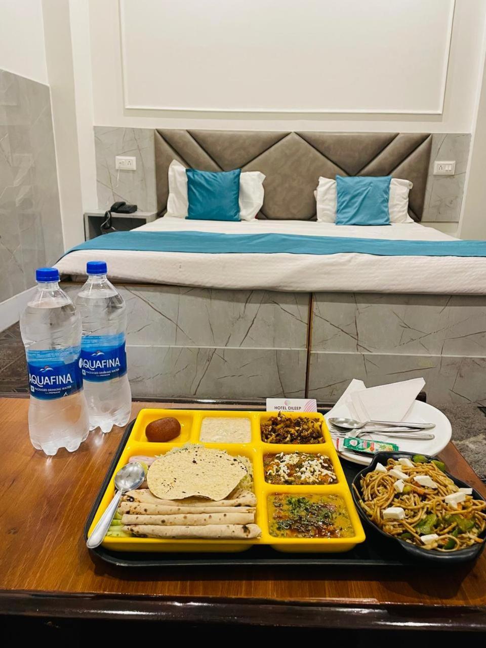 Hotel Dileep42 Lucknow Dış mekan fotoğraf
